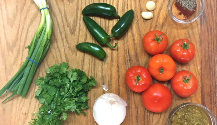 Easy and Yummy Homemade Salsa #thelovelygeek