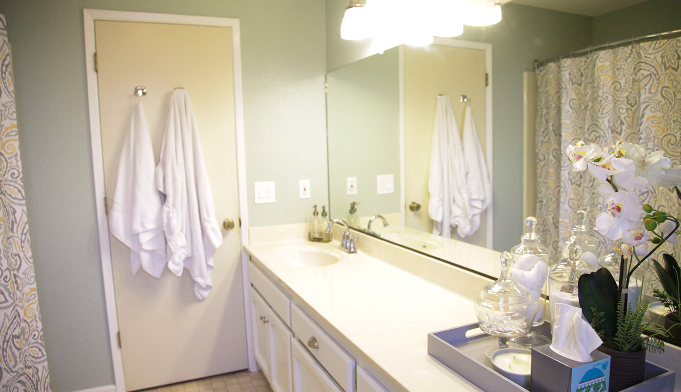 The Guest Bathroom Reveal #stylecure #thelovelygeek