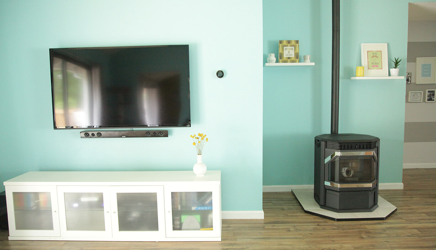 Freestanding pellet stove in the living room #thelovelygeek