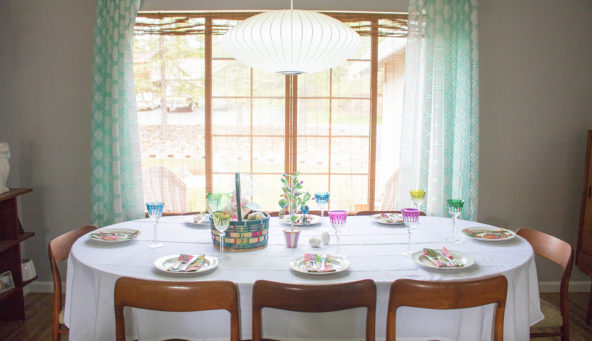 Dining room decorated for Easter #thelovelygeek