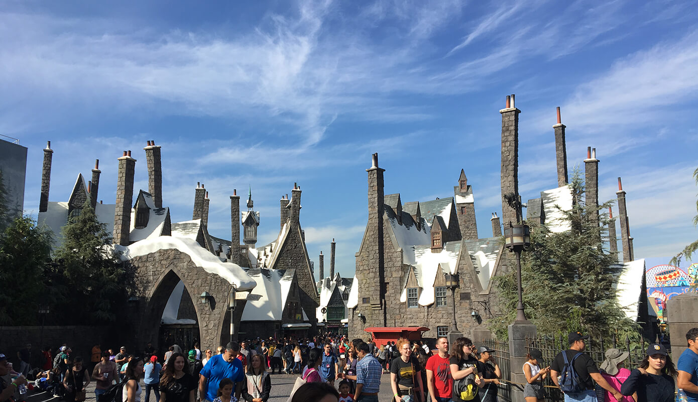 Visiting Hogsmeade in Universal Studios #thelovelygeek