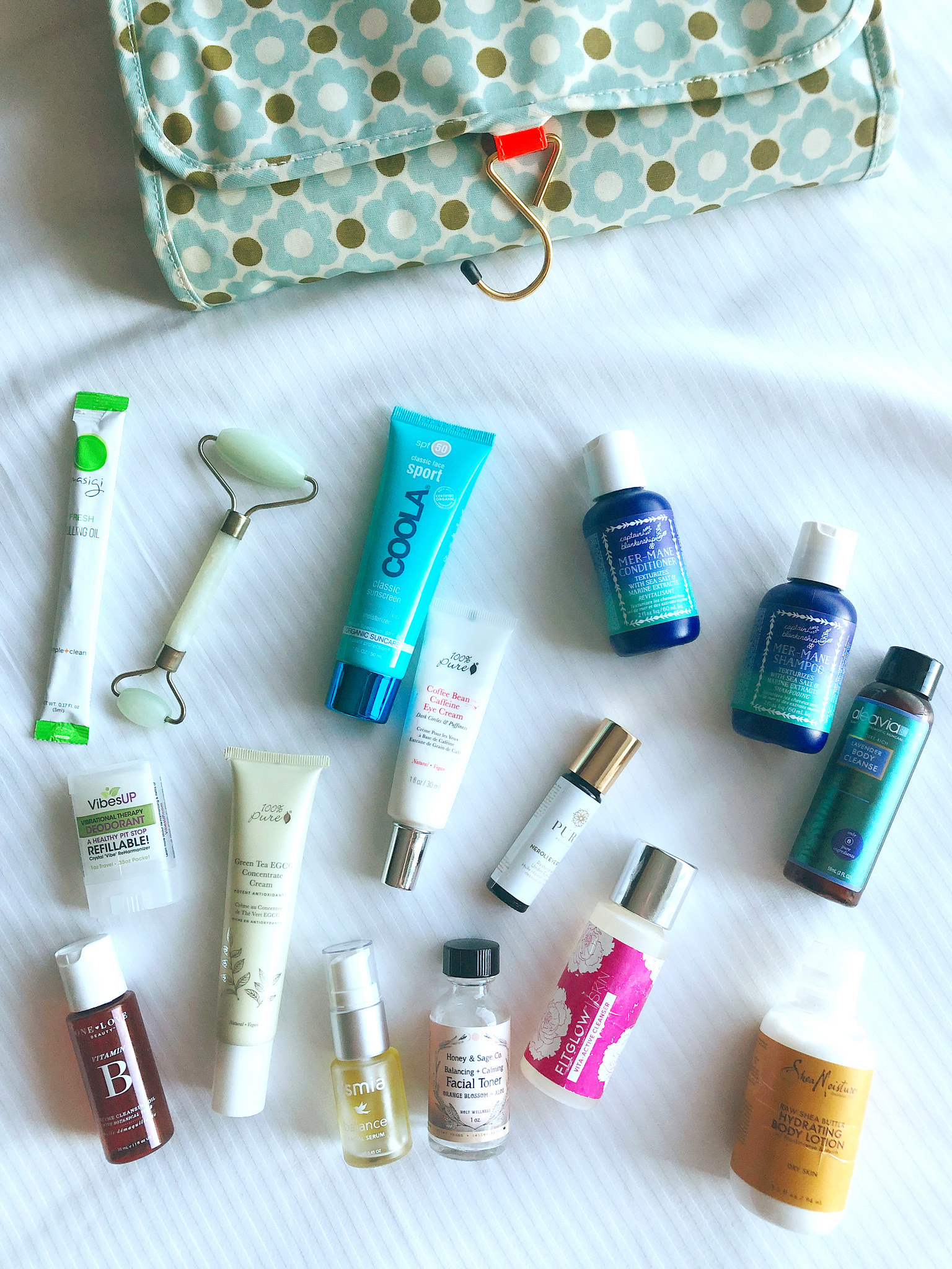 What’s in my Travel Bag: Green Beauty Edition #thelovelygeek